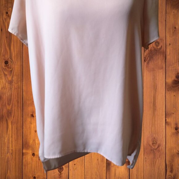 Express Women's Large Light Pink Keyhole Back Lightweight Hi Low Hem Blouse - Picture 3 of 5